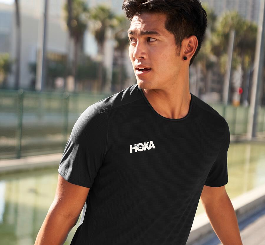 Top Hoka One One Hombre - Performance Short Sleeve - Negras - QKG476932